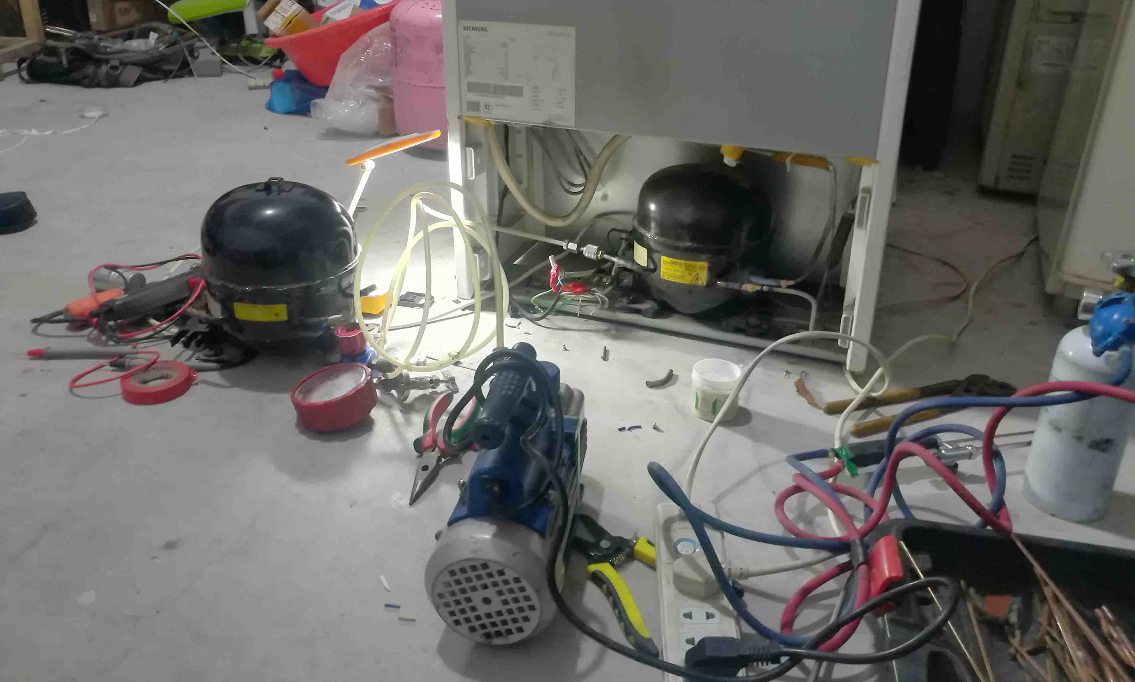 电磁炉电流过大是什么原因_研究电磁铁磁性强弱与电流大小的关系 研究方法_当线圈中的电流和匝数一定时,电磁铁的磁性强弱
