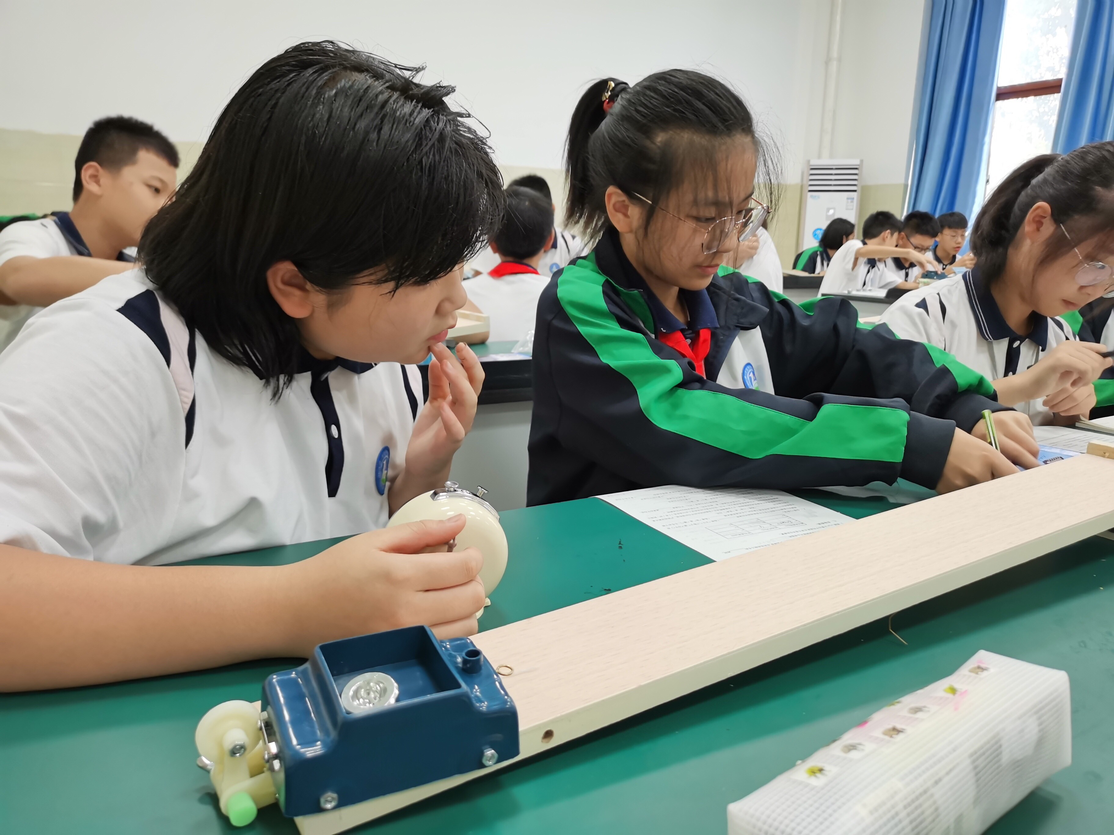 测量平均速度的工具有哪些_平均往返速度公式小学_汽车平均每小时行的千米数叫速度吗