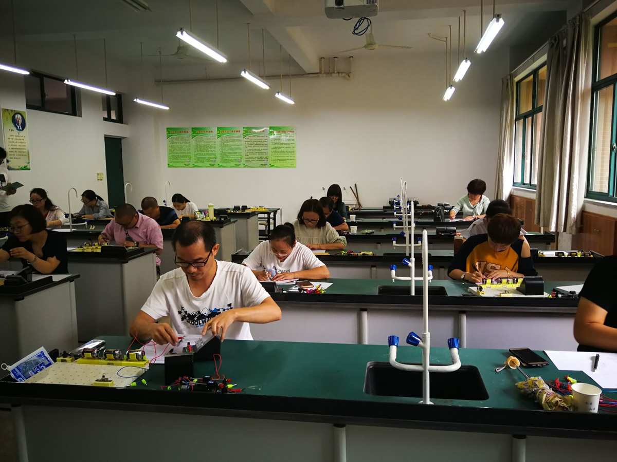 光明新区光明中学怎么样_上海市光明中学物理_上海徐汇中学市重点