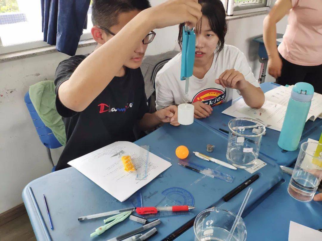 流体压强与流速的关系教学反思_初中物理压强教学反思_大气压强教学视频