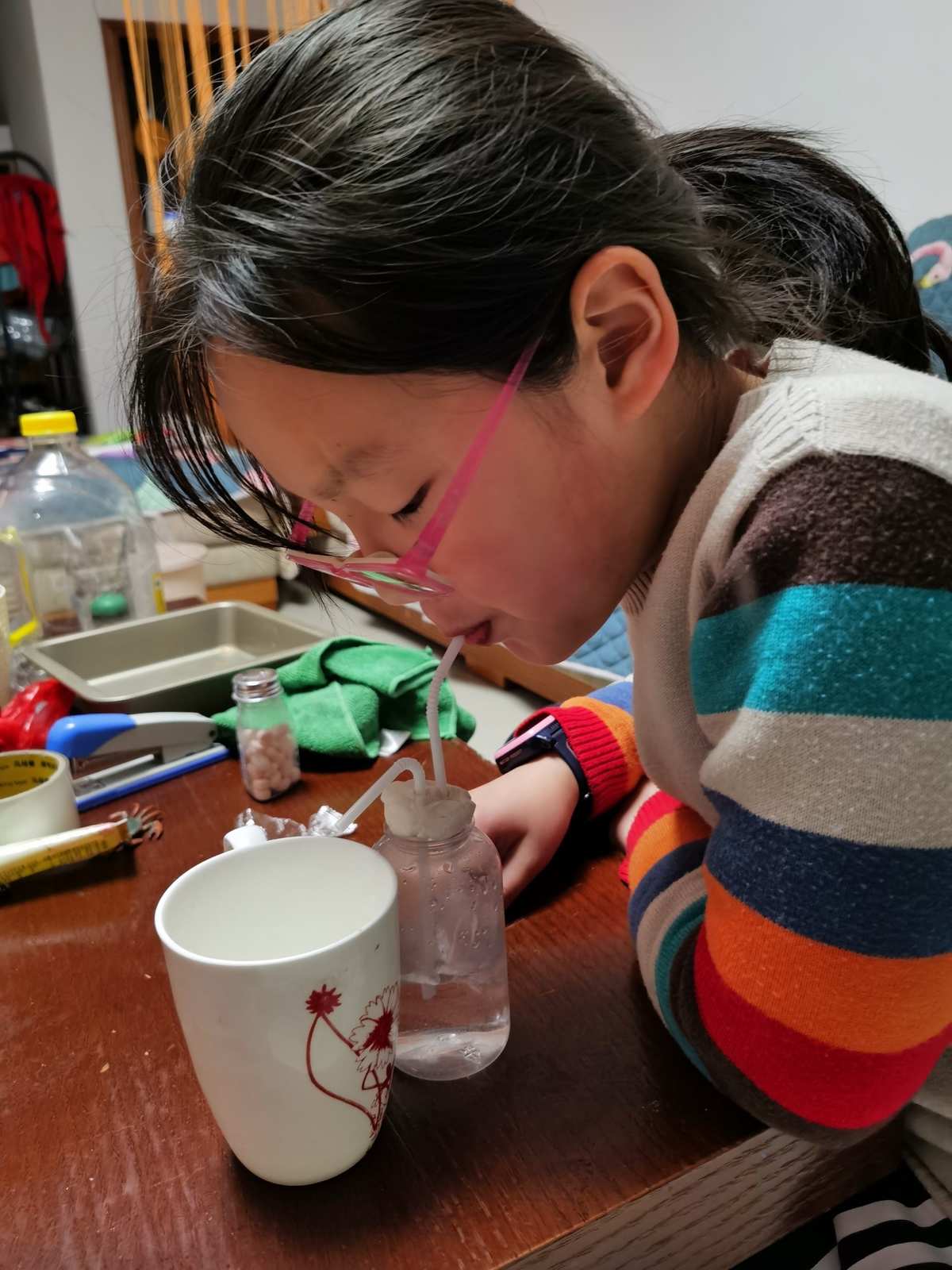 氧气含量实验压强变化_大气压的压强_大气压强实验瓶子喷水原理
