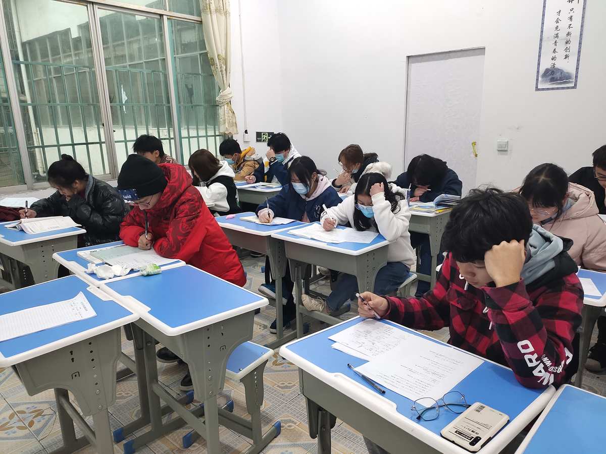初中英语一对一补课收费_初中物理补课一对一收费_沈阳初中补课收费