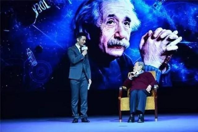 杨振宁和哪位物理学家见面_杨振宁物理学家合照_物理学家合影杨振宁