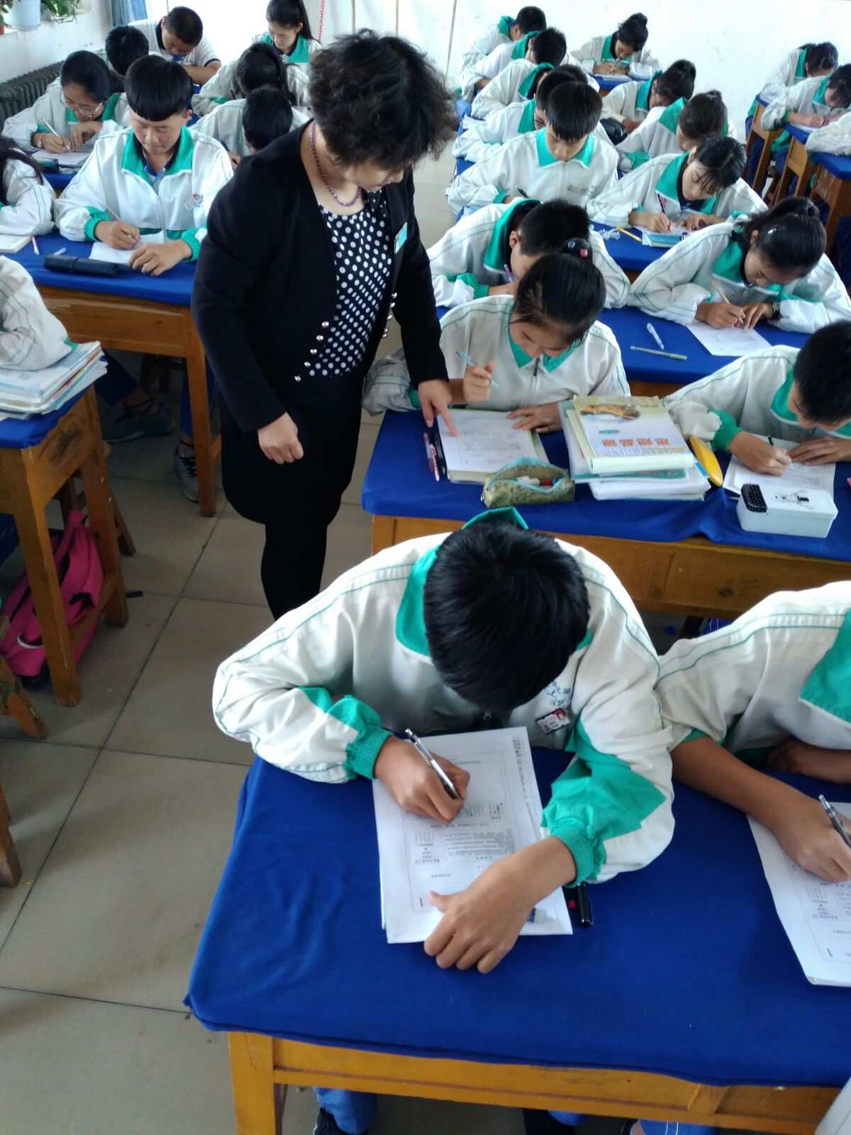 初三物理练习题_初三物理经典例题及解析_初三的物理题目和答案