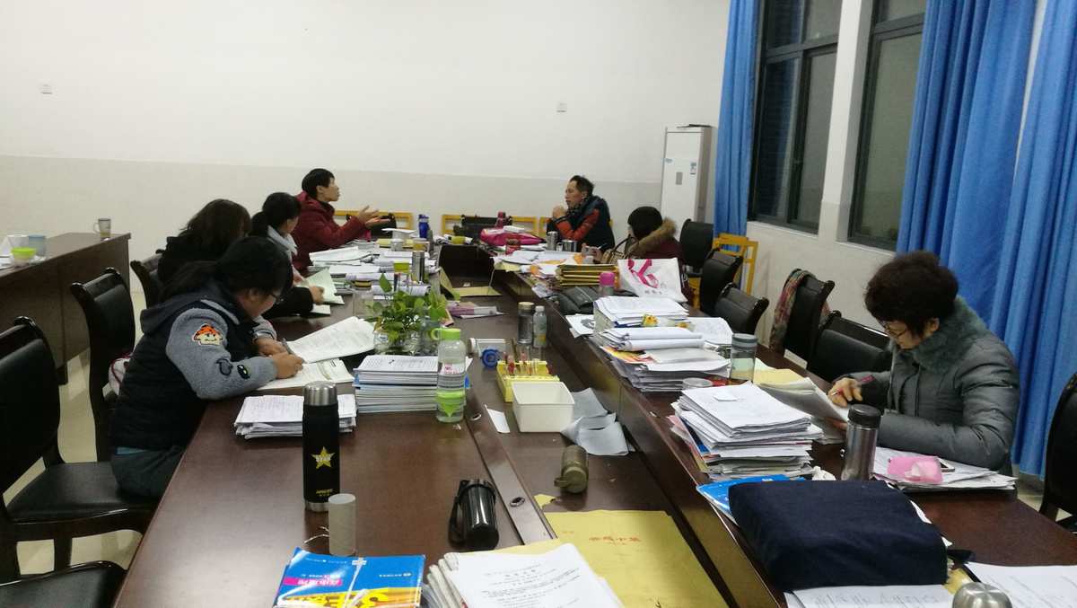 新课标对物理教学的要求_新课标物理教案_新课标下的物理教学问题与思考