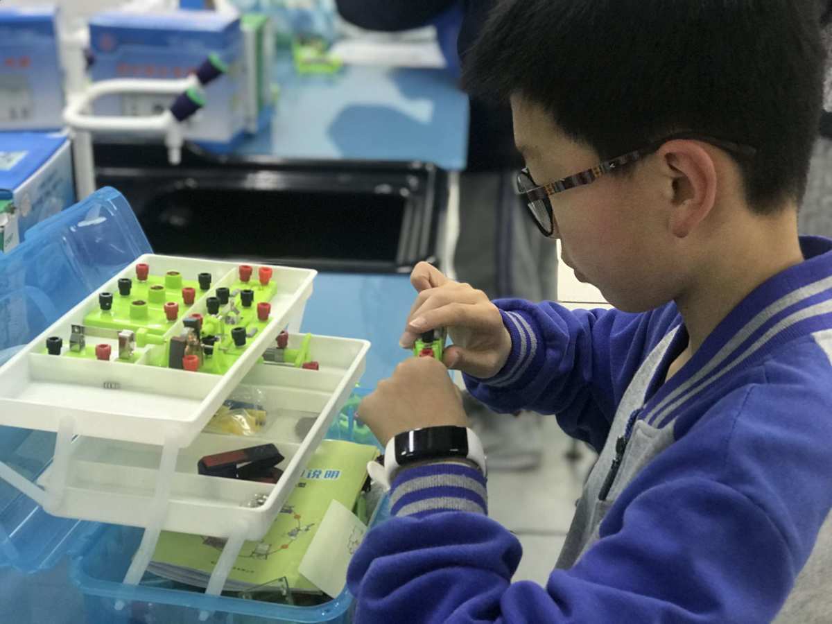 物理光的直线传播评课稿_光沿直线传播评课记录_物理光的直线传播评课