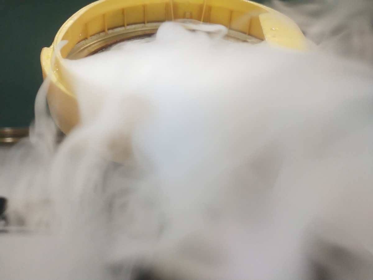 升华凝华是物理还是化学知识点_什么是升华和凝华呢_升华凝华是物理变化吗