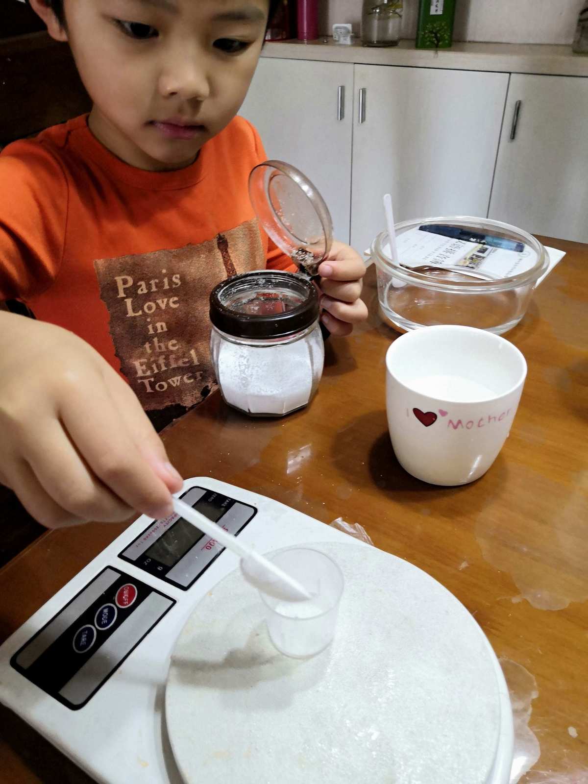 盐水密度大还是鸡蛋密度大_盐水的密度比鸡蛋大_鸡蛋的密度和盐水的密度哪个大