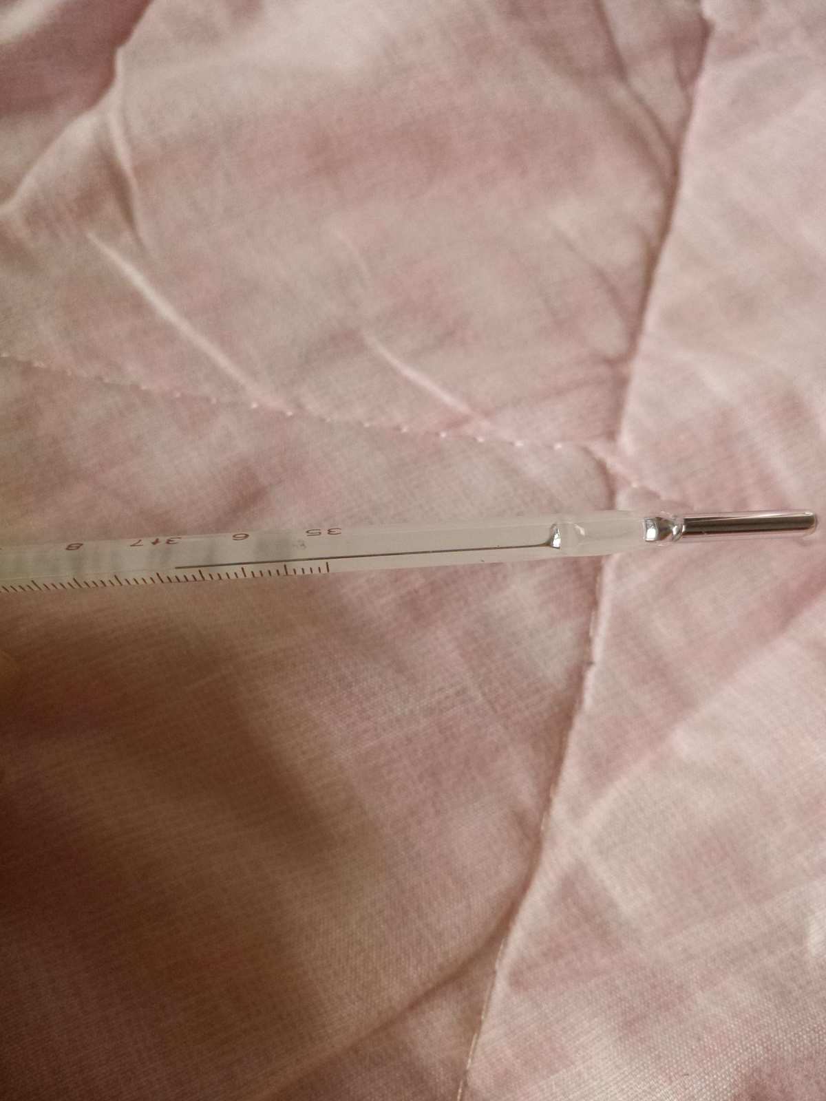 发烧敷热毛巾几分钟换_阳了发烧物理降温用热毛巾敷还是凉的呢_婴儿用热毛巾敷屁股