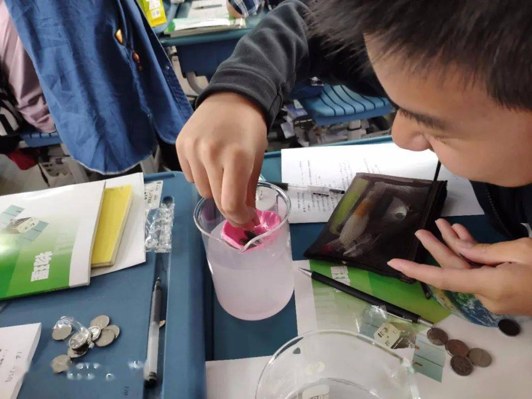 液体压强趣味实验_液体压强的有趣实验_液体压强实验探究题及答案