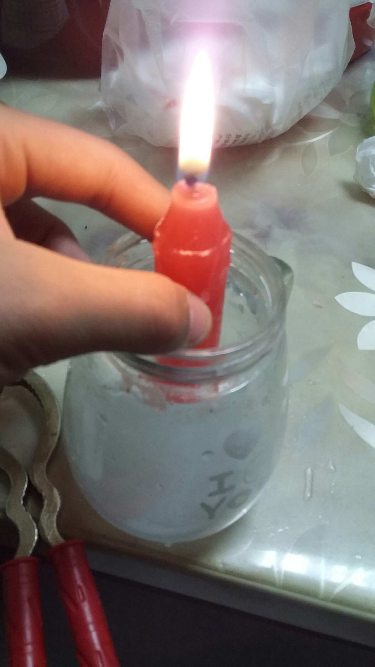 液体压强的有趣实验_液体压强趣味实验_体验液体压强的物理实验