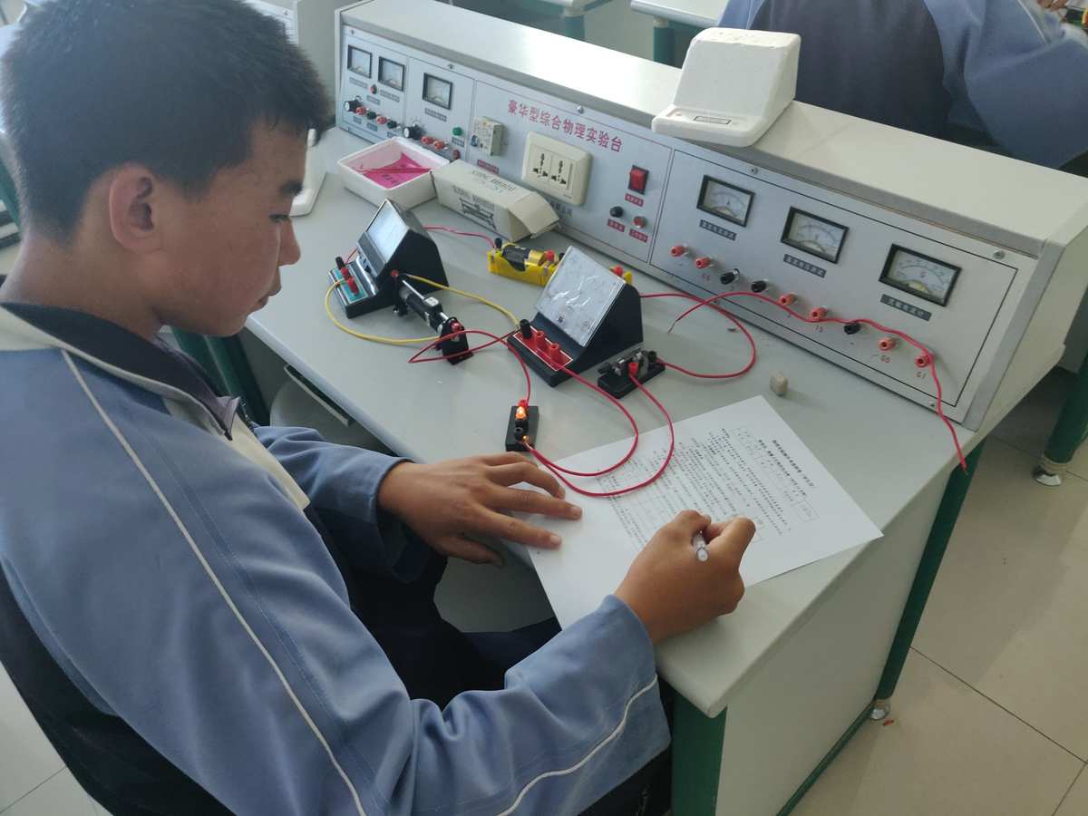 等效电源法小灯泡功率_交流电三厢电电压测法_拆电压表测小灯泡电功率