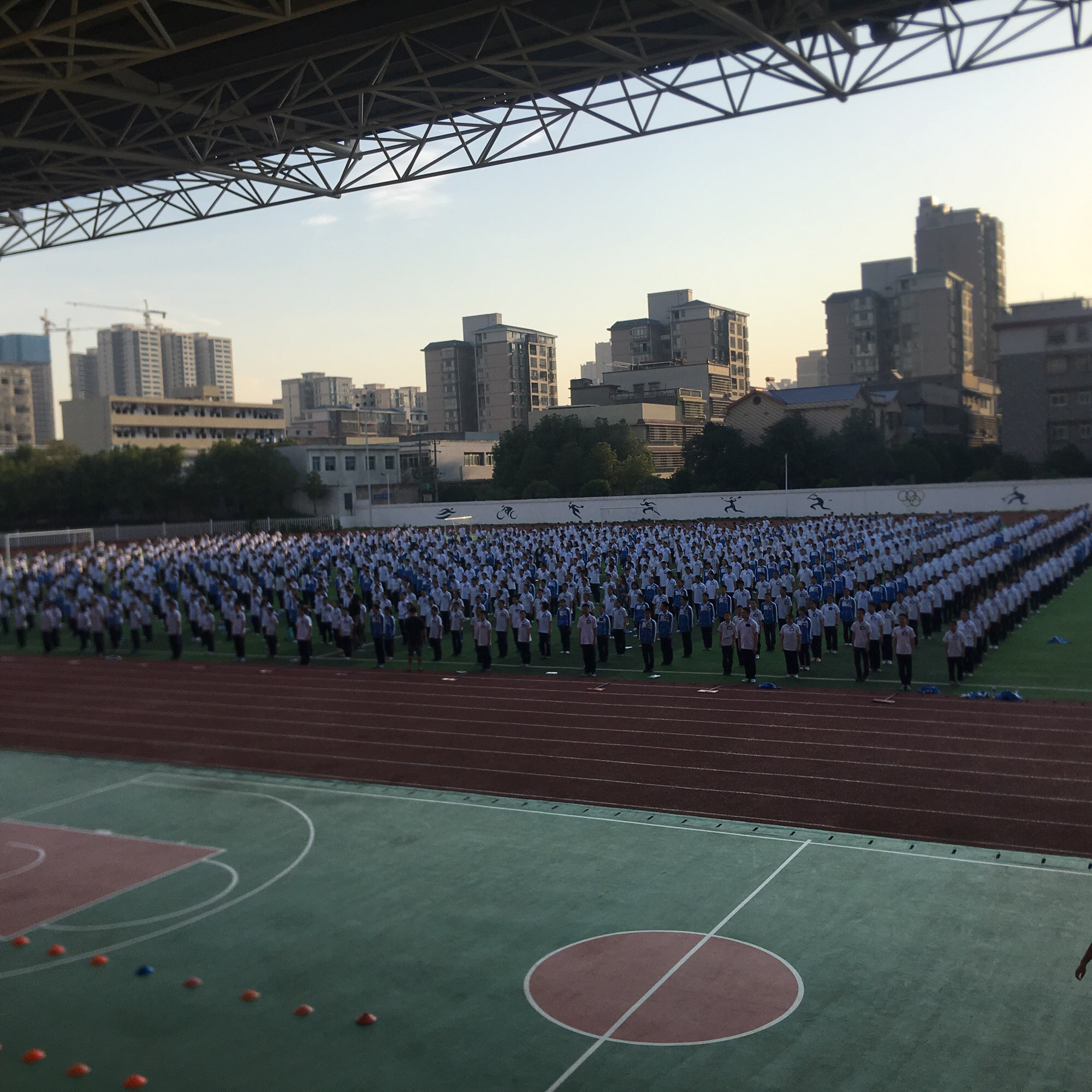 湘潭凤凰中学_湘潭凤凰中学论坛_湘潭凤凰中学怎么进