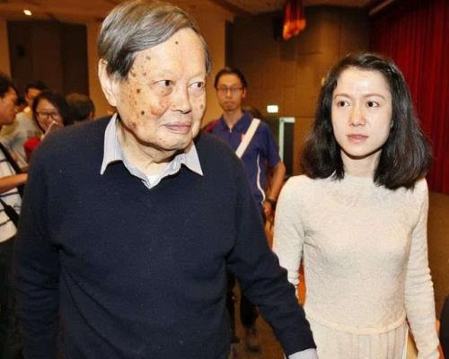 杨振宁结婚翁帆多大_翁帆怎么和杨振宁结婚_杨振宁结婚翁帆年龄