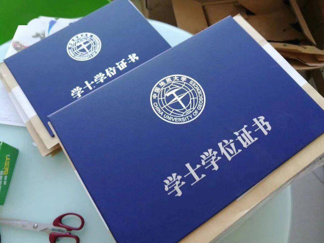 物理是什么学士学位_学位学士物理是什么学历_物理学学士学位用英语怎么说