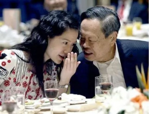 杨振宁物理学家百人合照_杨振宁和哪位物理学家见面_杨振宁20位物理