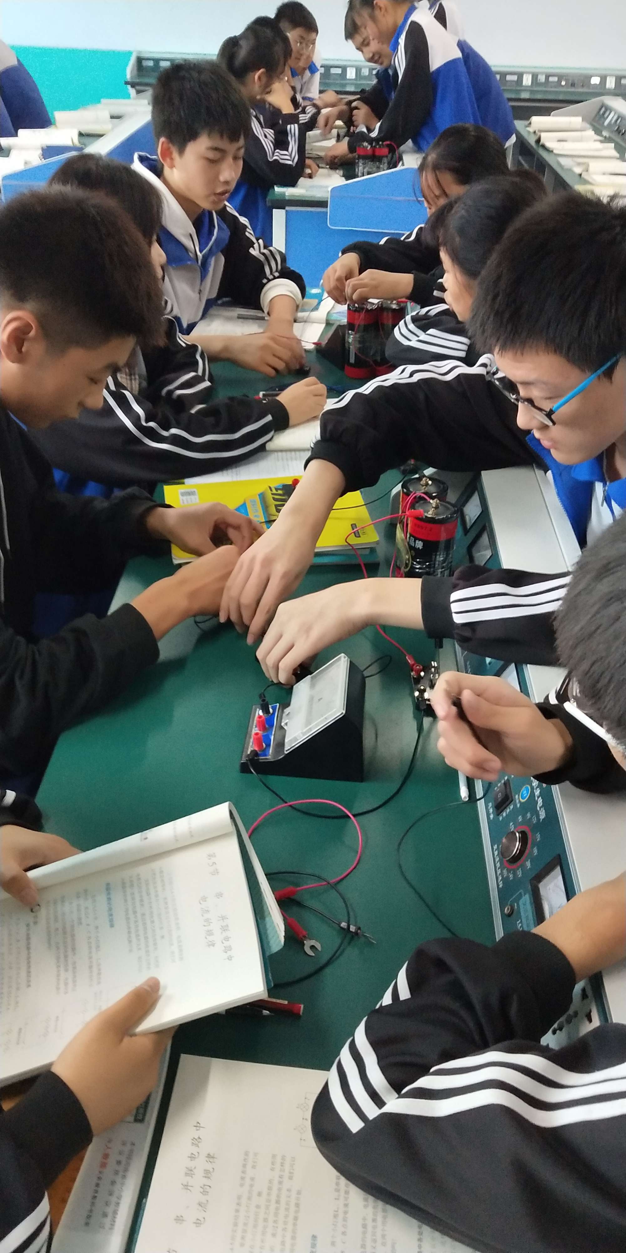 串联并联丝区别电阻和电阻_电阻丝串联和并联的区别_串联和并联的区别电阻
