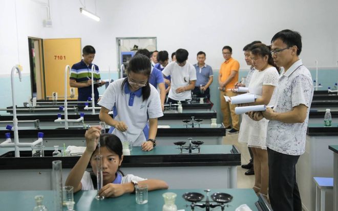 生活中的透镜导学案学科网_生活中的透镜导入_人教版生活中的透镜教案