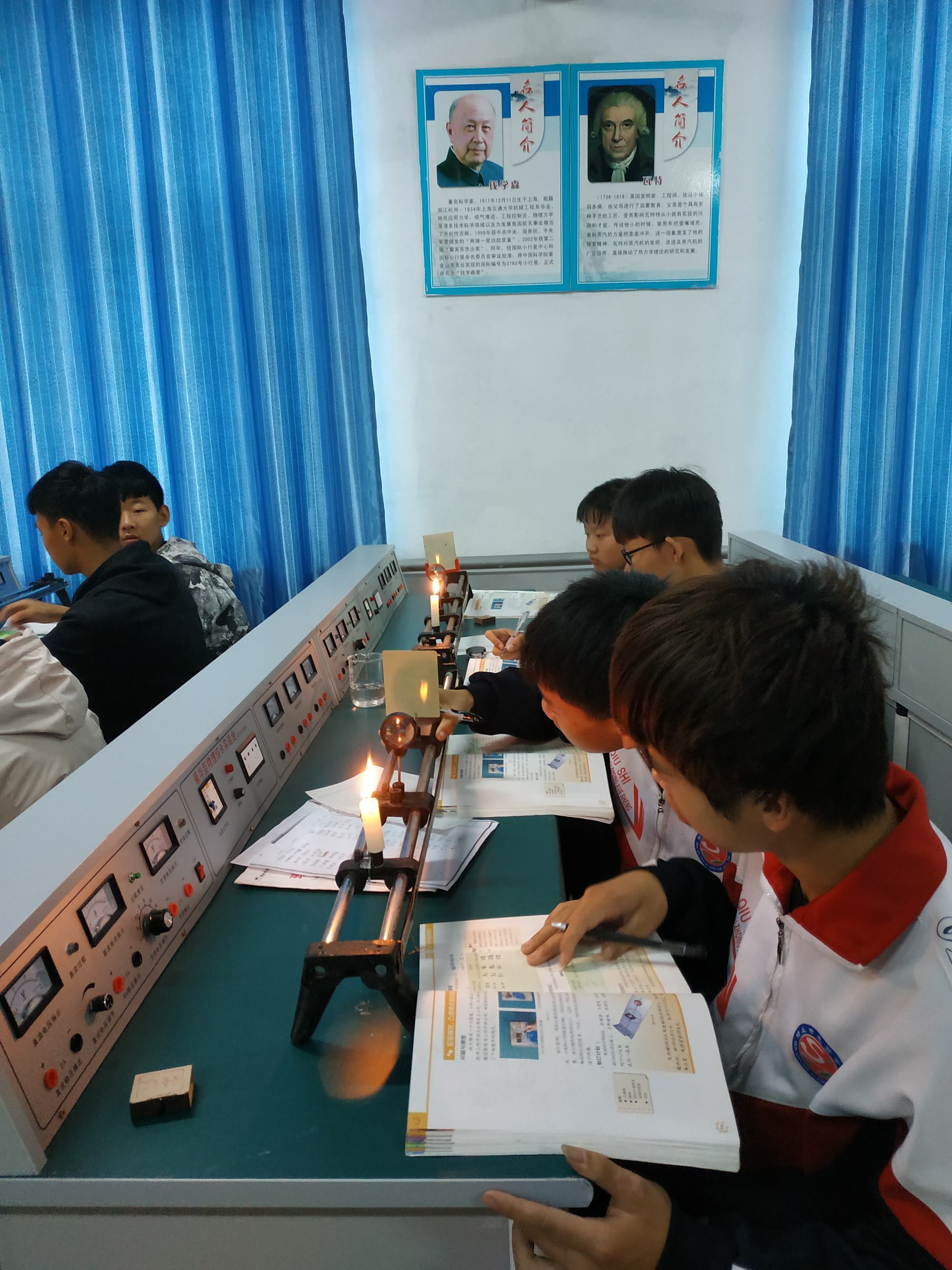 二力平衡实验中定滑轮的作用_滑轮平衡原理_二力平衡定滑轮的作用