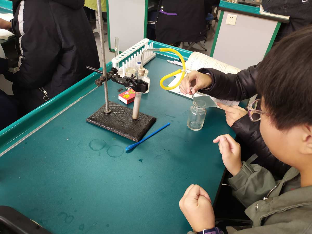 氧气实验室制取和性质实验报告_氧气的实验室制取性质实验视频_氧气的实验室制取及性质实验视频