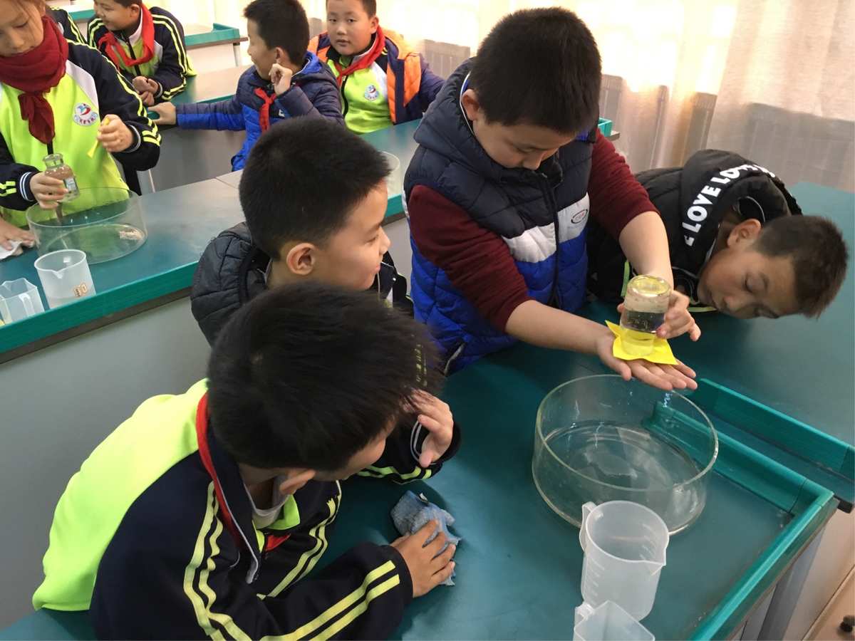 神奇的大气压强小实验_大气压强有趣实验_神奇的大气压力实验
