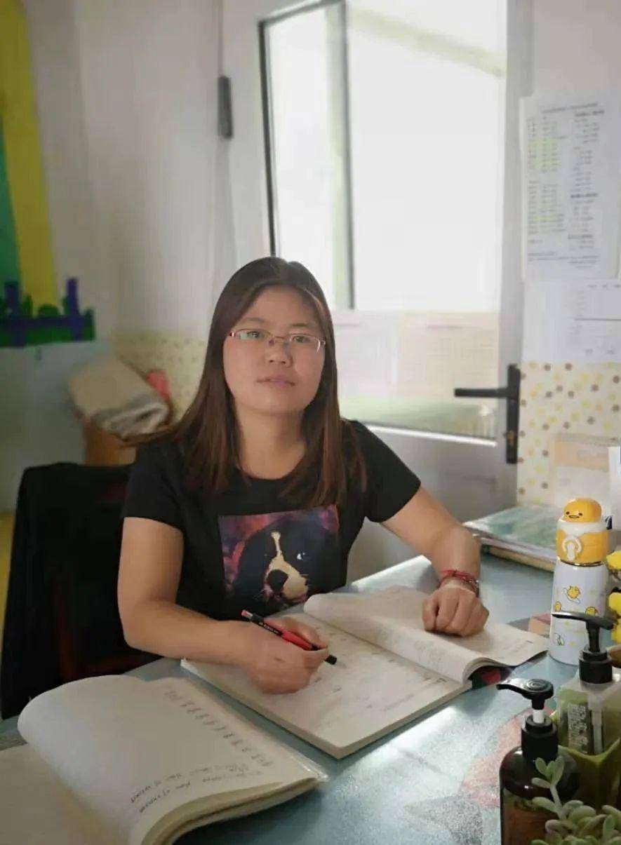 竞赛题目物理初中电学怎么做_初中物理电学奥赛题_初中物理电学竞赛题目