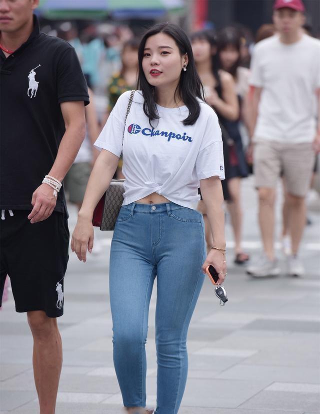 弹力牛仔裤膝盖鼓包吗?_裤膝盖鼓牛仔弹力包怎么缝_牛仔裤膝盖鼓包是不是质量不好