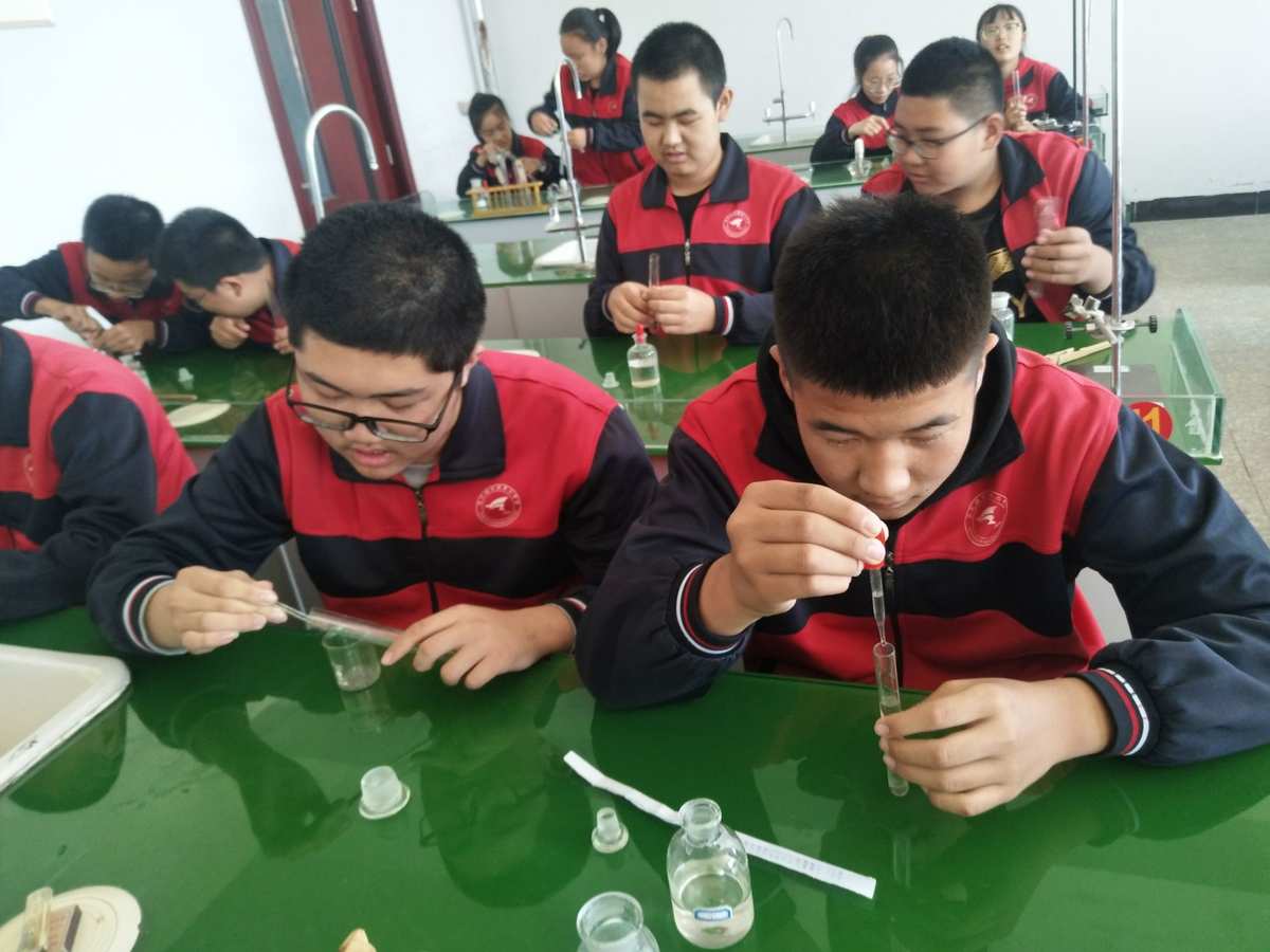 八年级物理实验视频_小学物理实验视频_物理做实验视频
