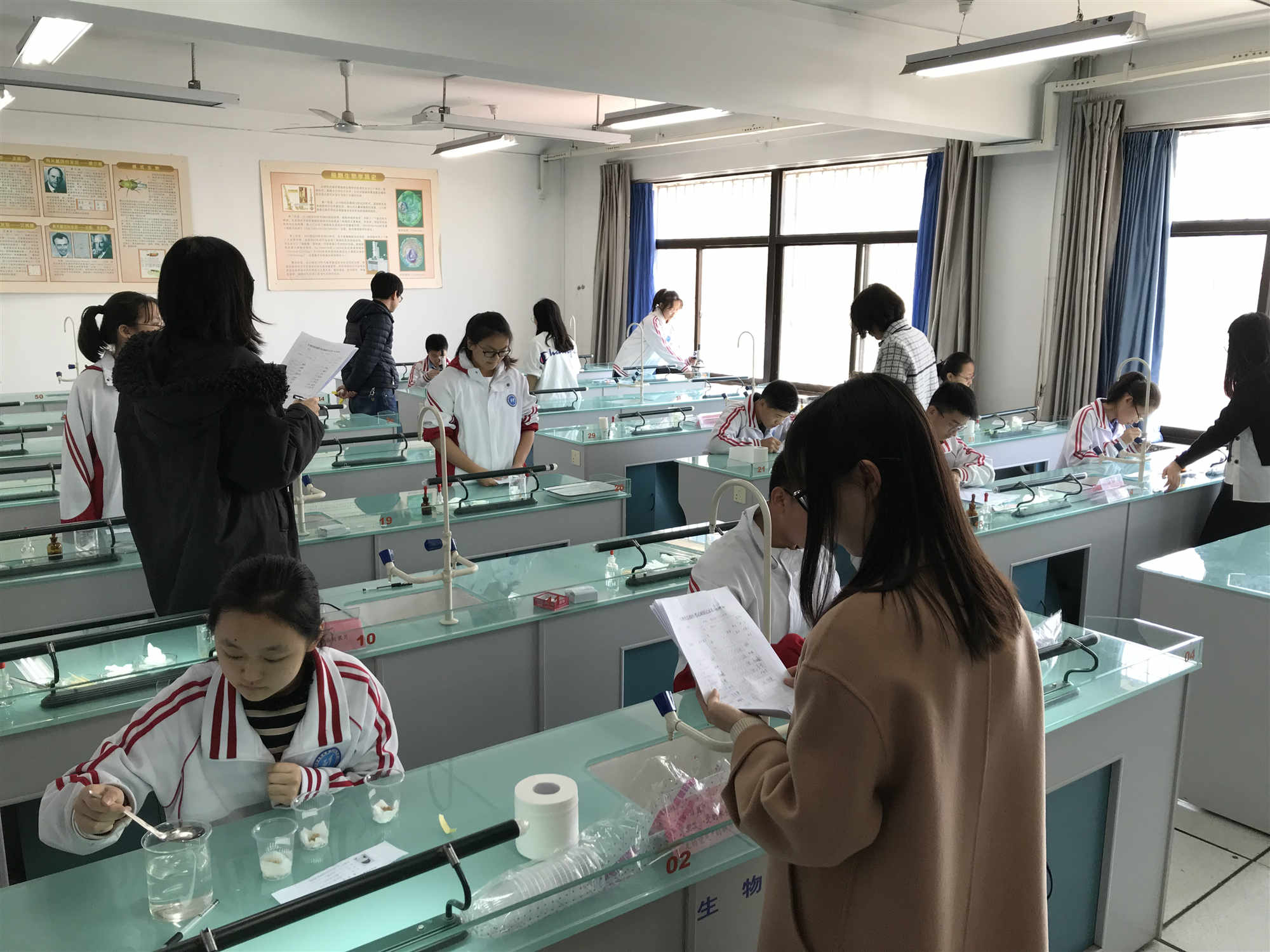 初三物理实验操作考试视频西昌版_物理实验初三中考视频_初三物理实验考试规范操作演示