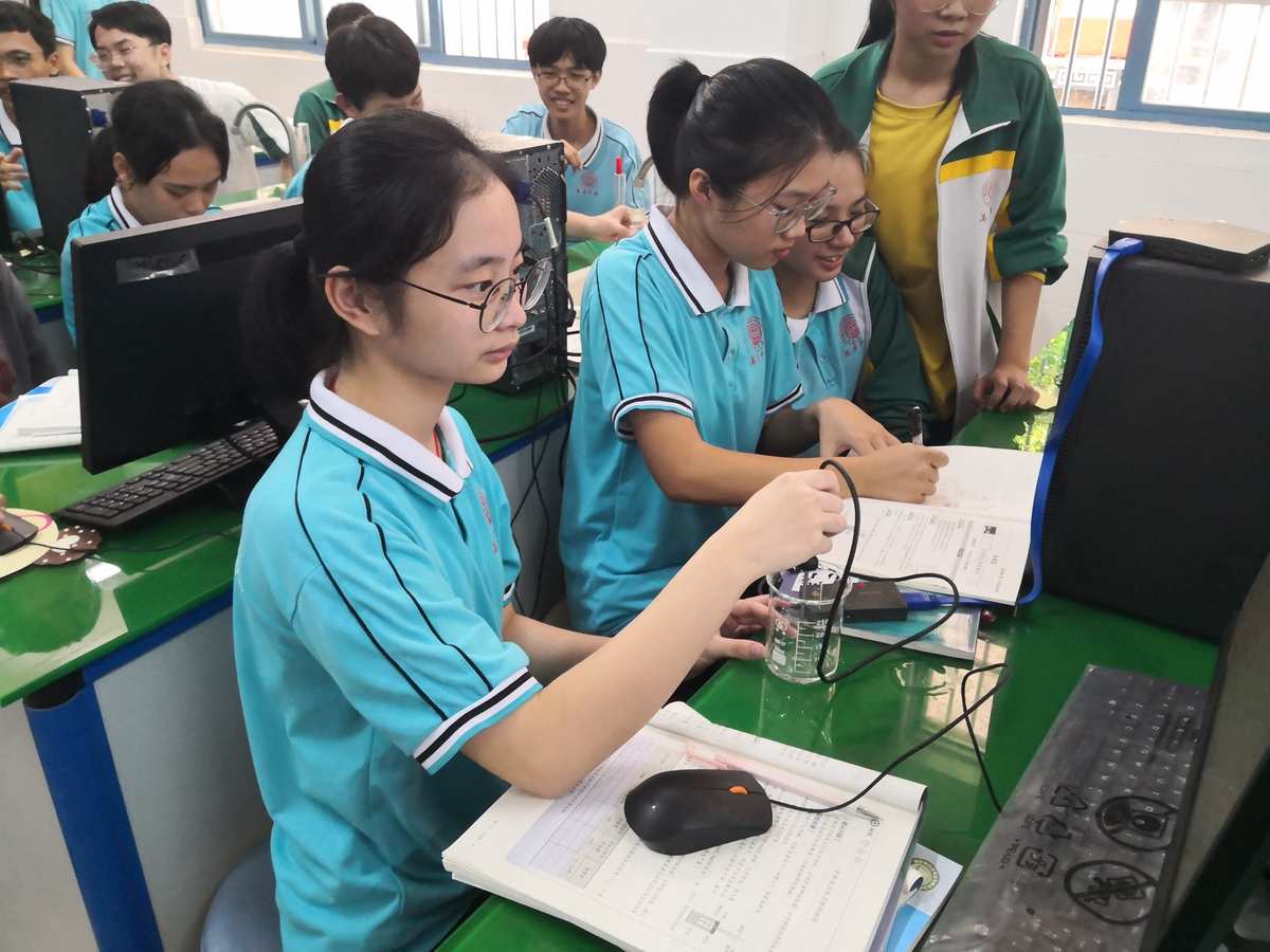 初二物理实验探究题_初二探究物理题实验有哪些_初二探究物理题实验怎么做