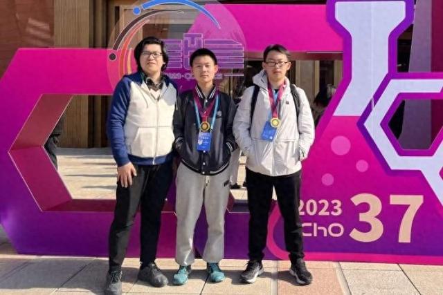 济南大学录取通知书内容_济南大学录取通知书什么样_济南大学录取通知书