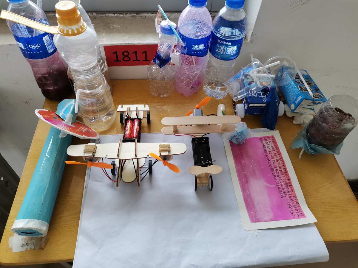物理小实验作品初二_初二物理实验小制作_初二物理小实验视频