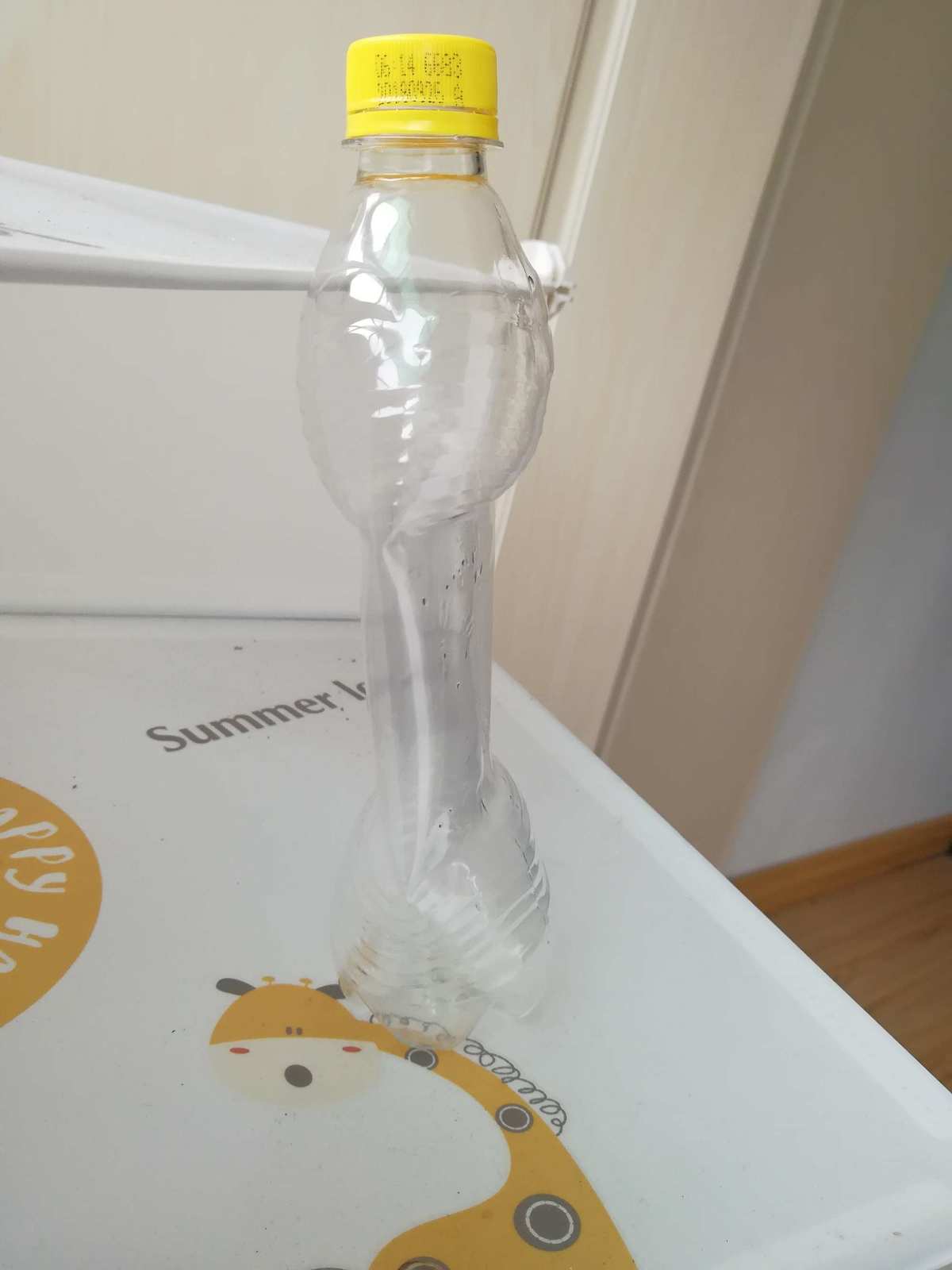 证明大气压强存在的小实验_实验证明大气压强的存在_证明大气压强存在的实验报告