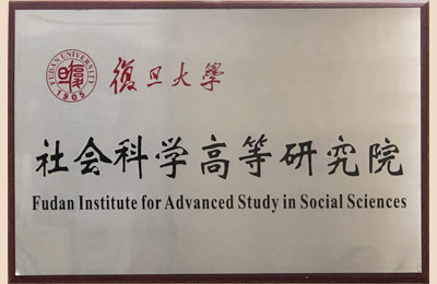 归根清华的百岁物理学家杨振宁简介_清华大学物理学家杨振宁_杨振宁清华物理实验室