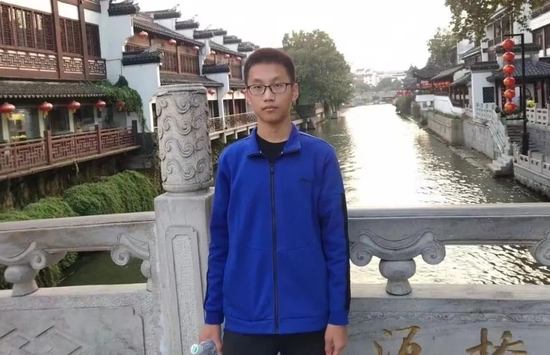 物理竞赛金牌图片