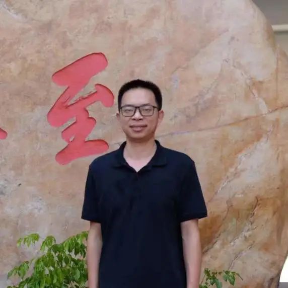 高中物理老师简介