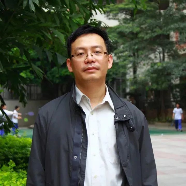 高中物理老师简介