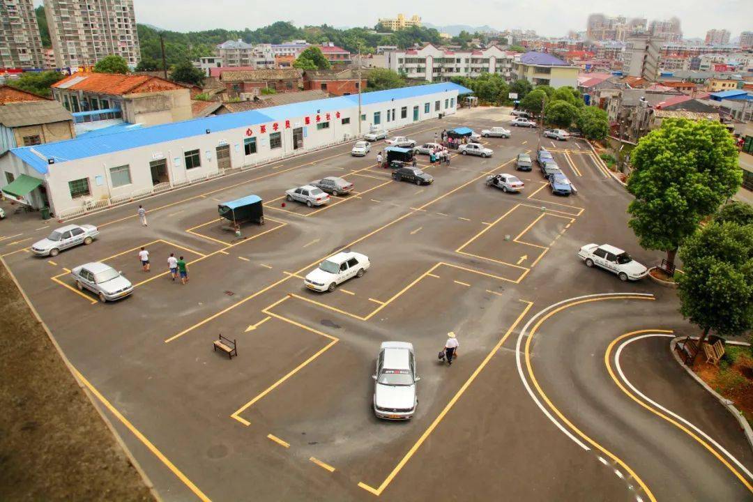 2012年一级建造师合格标准