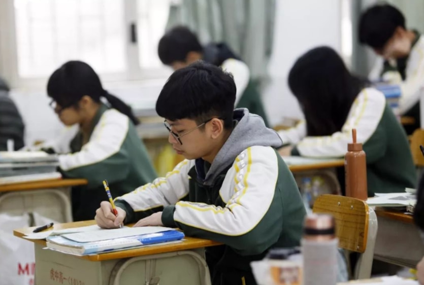 高中物理地理哪个更难教