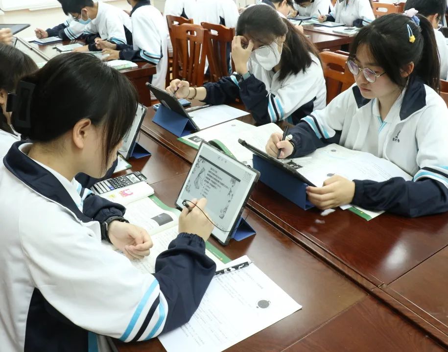 高中物理课堂教学论文