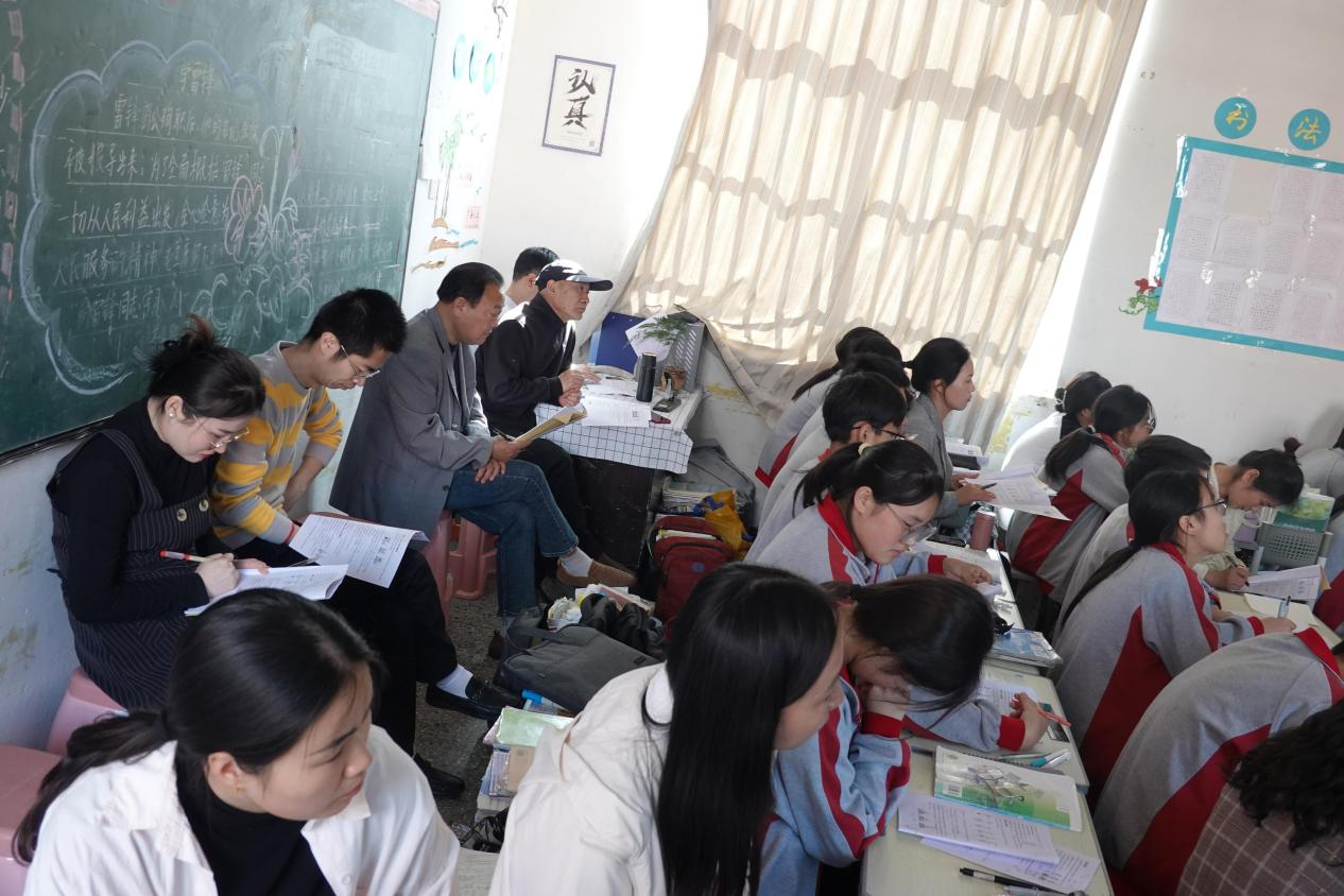 民办初中物理老师